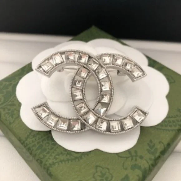 BROOCHES - Picture 3 of 16